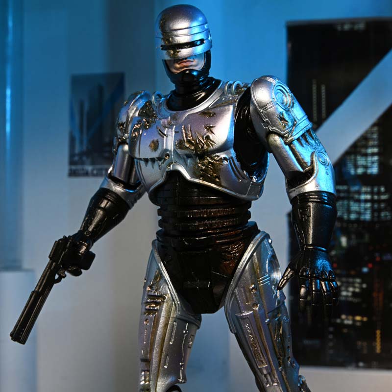 Figura Ultimate Battle Damaged RoboCop with chair RoboCop Neca 08